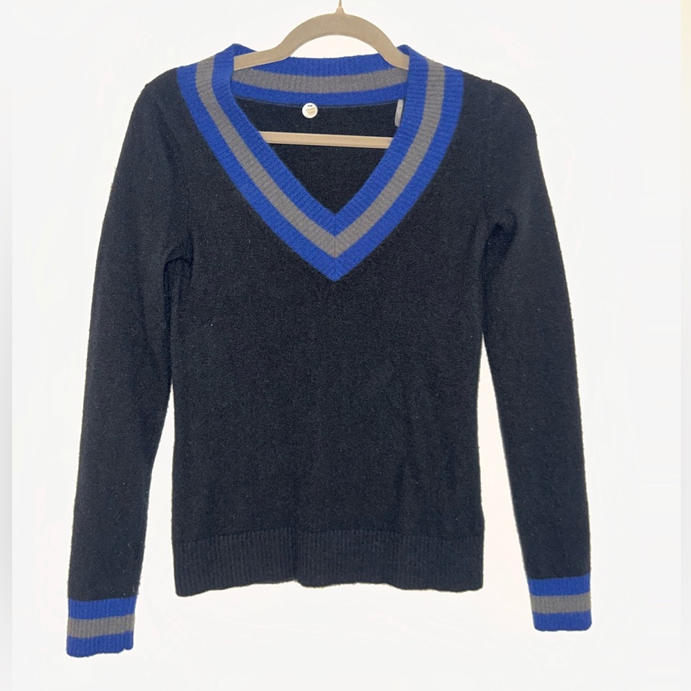 Margaret O’Leary 100% Cashmere V-Neck Black Sweater with Blue and Gray Accents